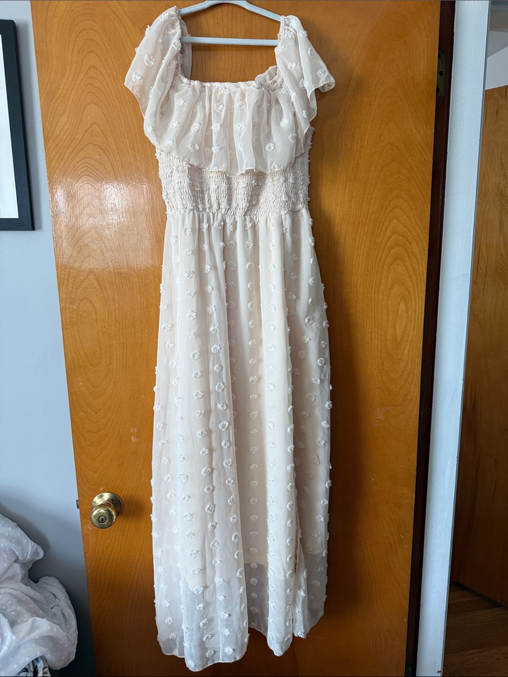 Ivory Floral-Texture Maxi Dress with Puff Sleeves